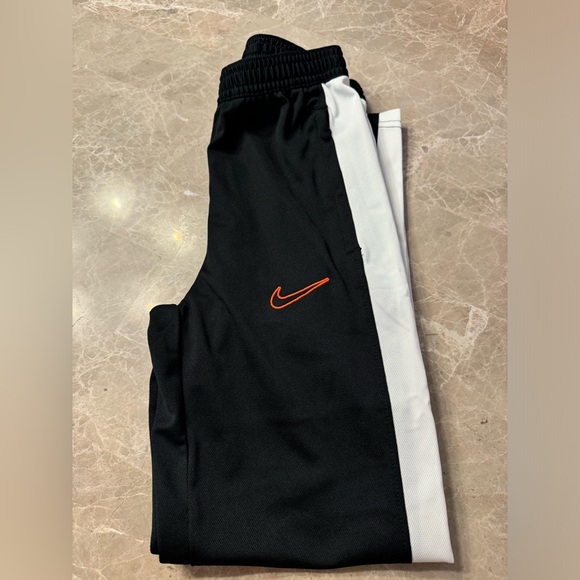 Nike Dri-FIT pants size medium - Picture 2 of 7